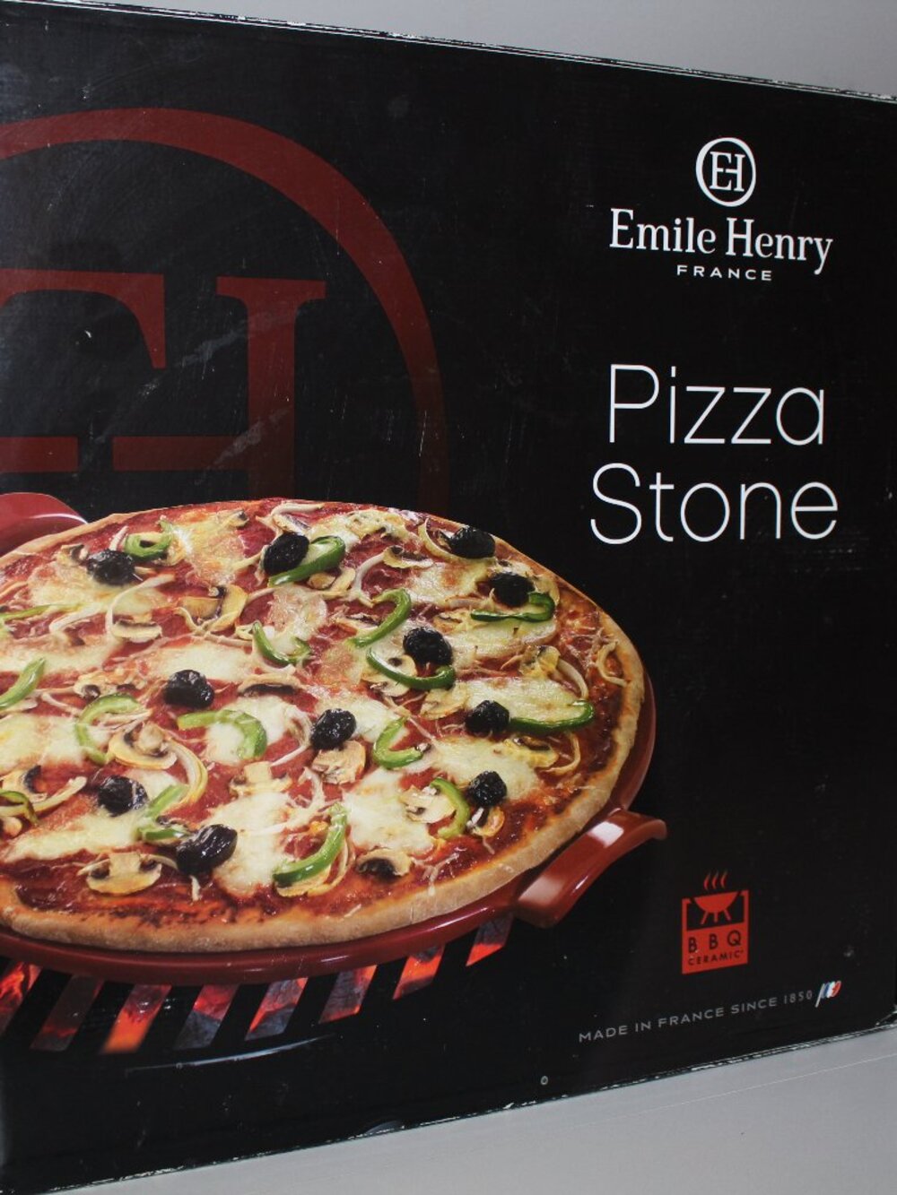Emile Henry 14.5-Inch Round Smooth Ceramic BBQ Pizza Stone Bakeware, Charcoal